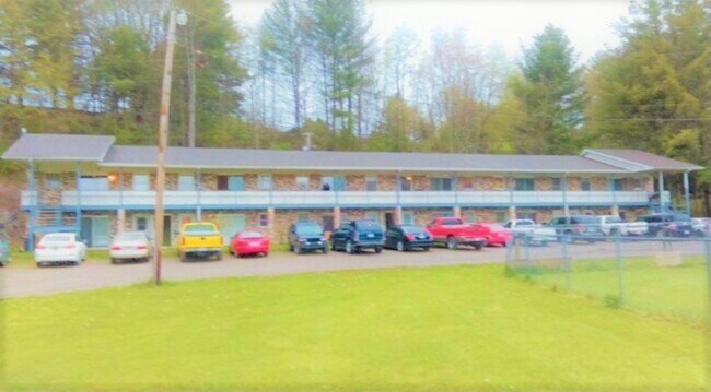 Foto del edificio - 477 Charlie Brown Rd