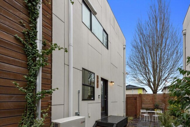 Foto del edificio - 1 bedroom in Seattle WA 98108