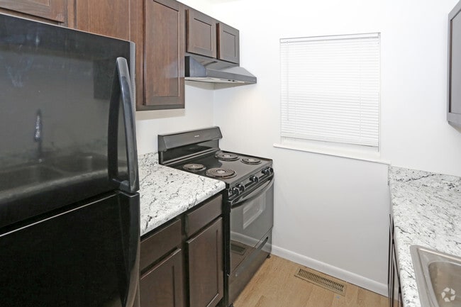 2BR,1.5BA, Townhouse - Aspen Court