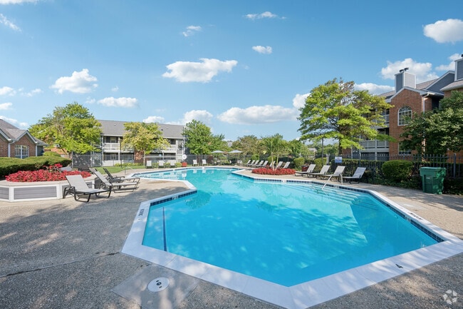 Building Photo - Lakeshore Apartments