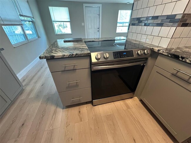 Building Photo - 626 29th Ave S