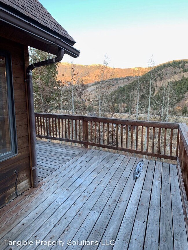 Building Photo - 4 br, 2.5 bath House - 1357 Blue Ridge Rd