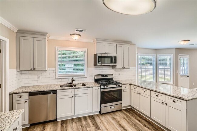 Building Photo - 8297 Carson Ridge Dr