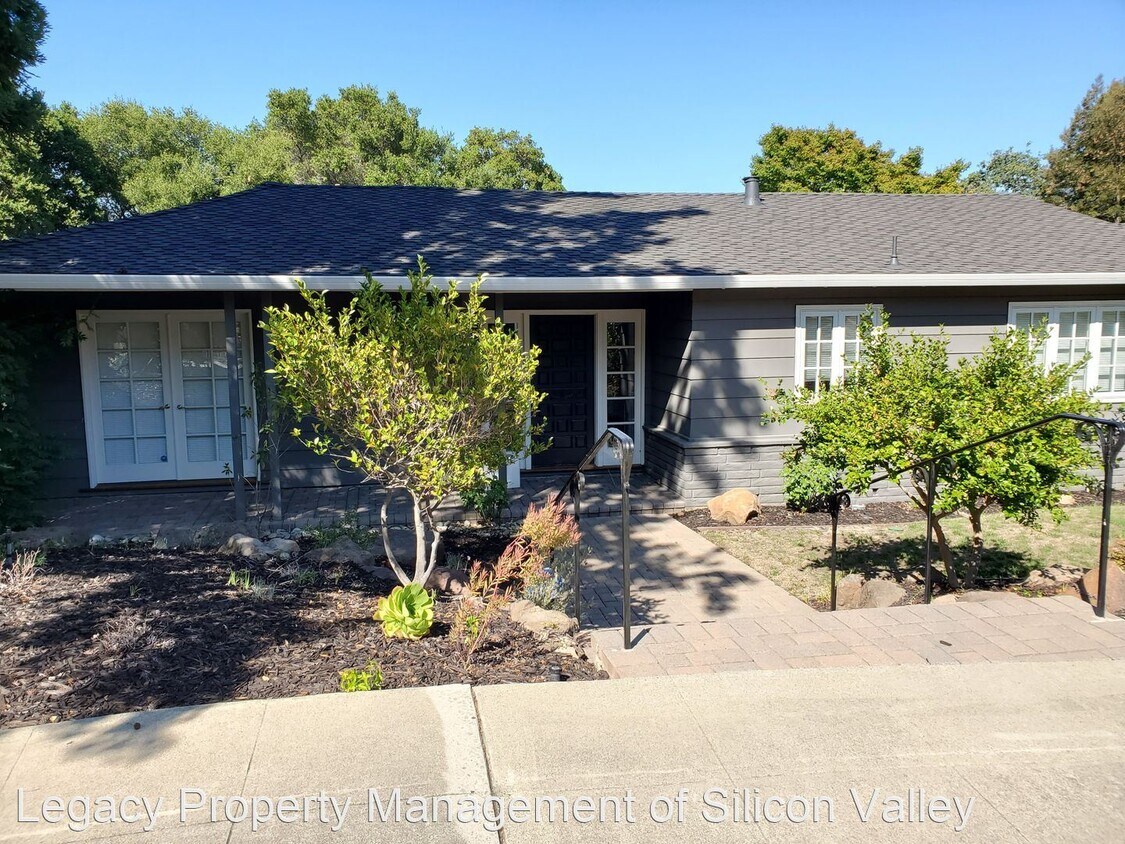 Primary Photo - 4 br, 2 bath House - 20 Campo Bello Court