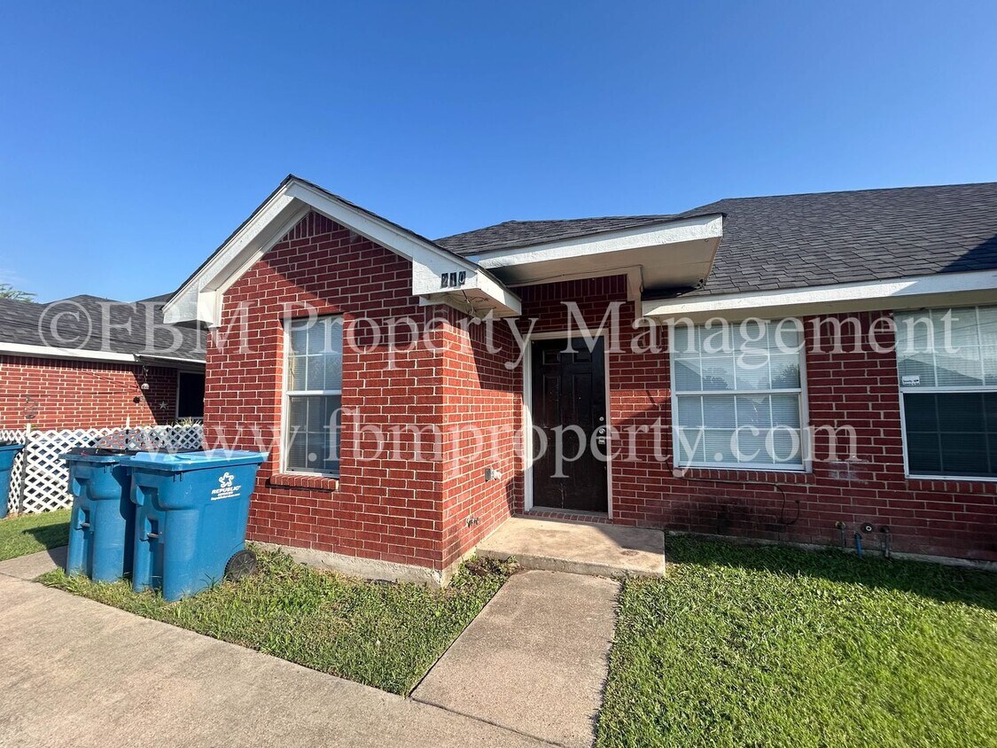 Foto principal - 208-210 West Lamar St
