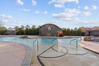 Building Photo - 717 Riverside Dr