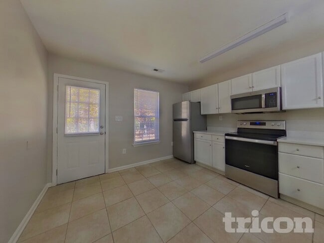 Building Photo - 6215 Rockwell Blvd W