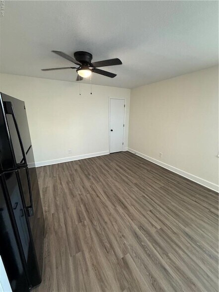 Foto del edificio - 9654 Selby Pl