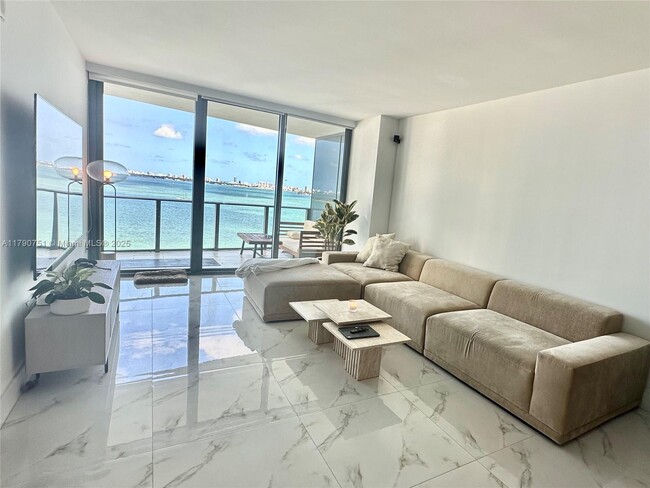 Foto del edificio - 460 NE 28th St