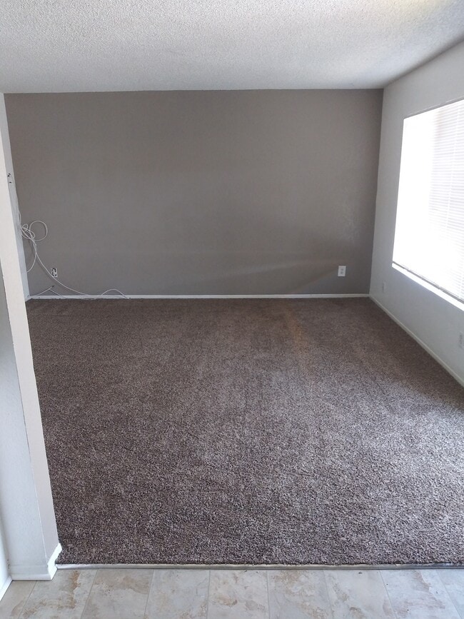 Building Photo - 23815 Hemlock Avenue, Unit 8