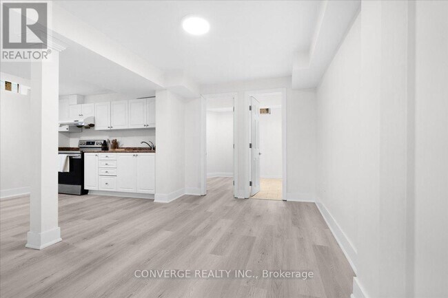 Building Photo - 3 Plowman Dr