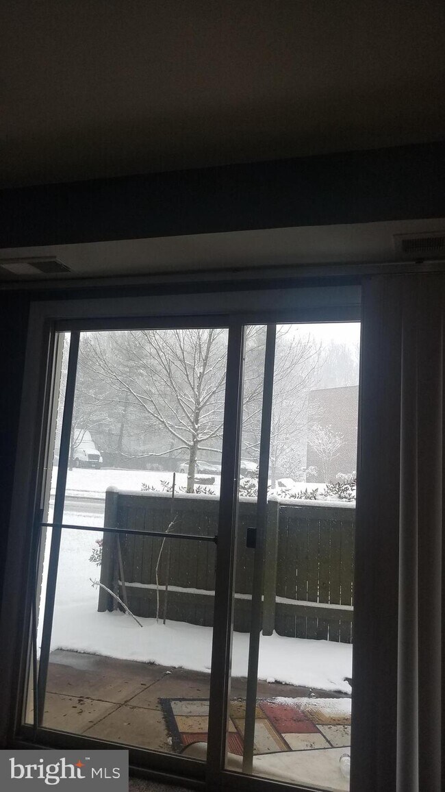 Foto del edificio - 6701 Wilmont Dr