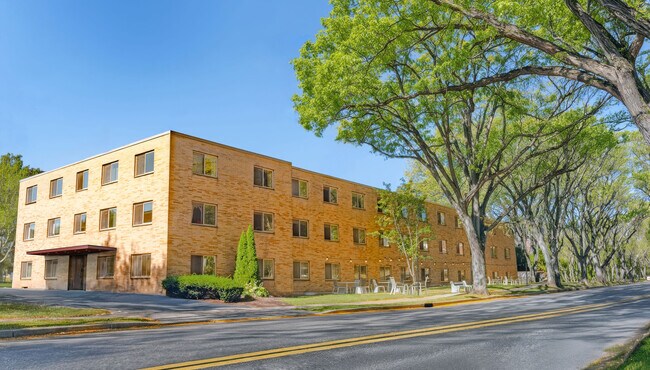 Foto del edificio - Mount Nittany by Allen & Pugh