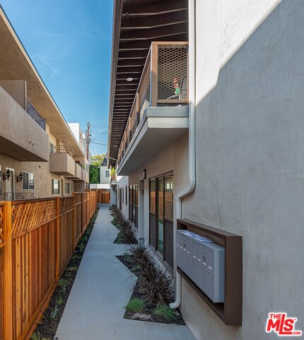 Foto del edificio - Beverly Ray Apartments