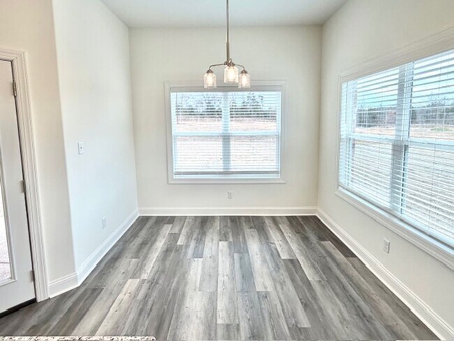 Building Photo - HughettaStSouth200