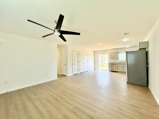 Foto del edificio - 3 Bedroom New Construction Home!