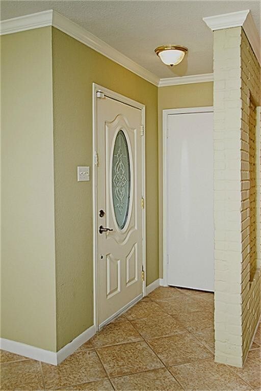 Building Photo - 13072 Trail Hollow Dr