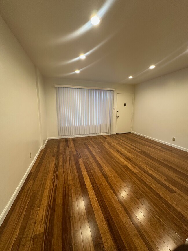 Foto del edificio - 2320 W 24th St