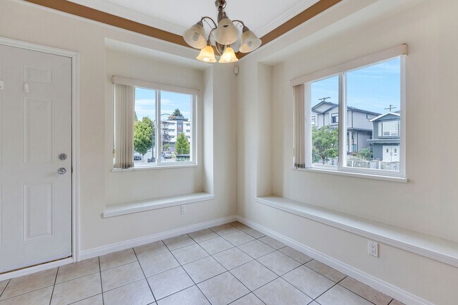 Photo du bâtiment - 2291 E 12th Ave