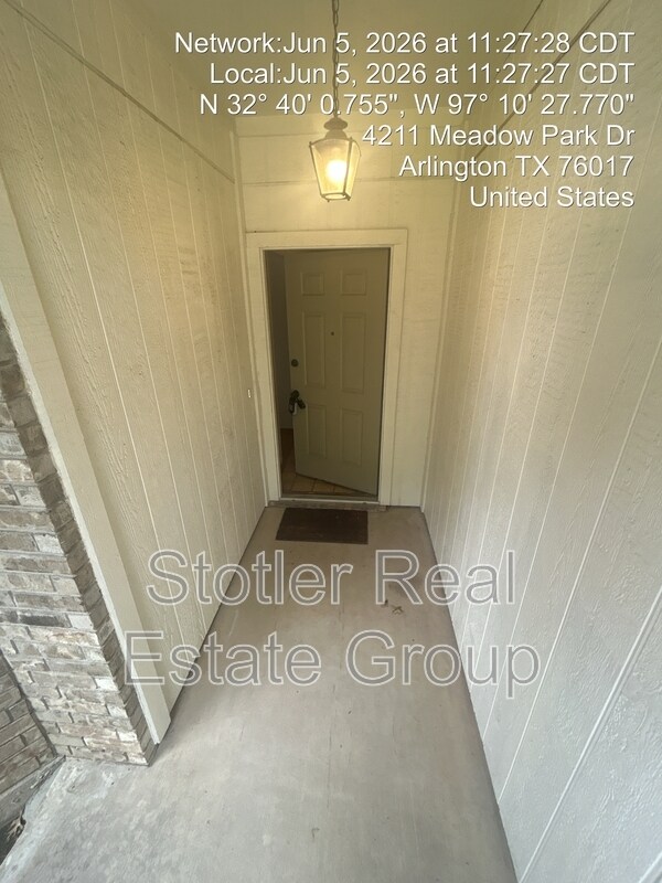 Foto del edificio - 4211 Meadow Park Dr