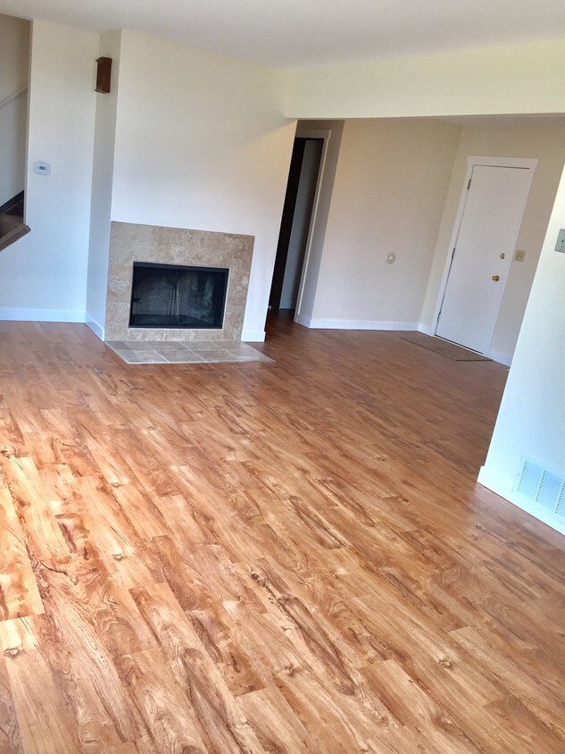 Piso principal - 615 Schuring Rd