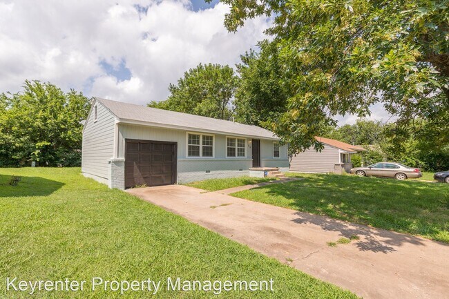 Foto del edificio - 3 br, 1 bath House - 23 E 49th Pl N
