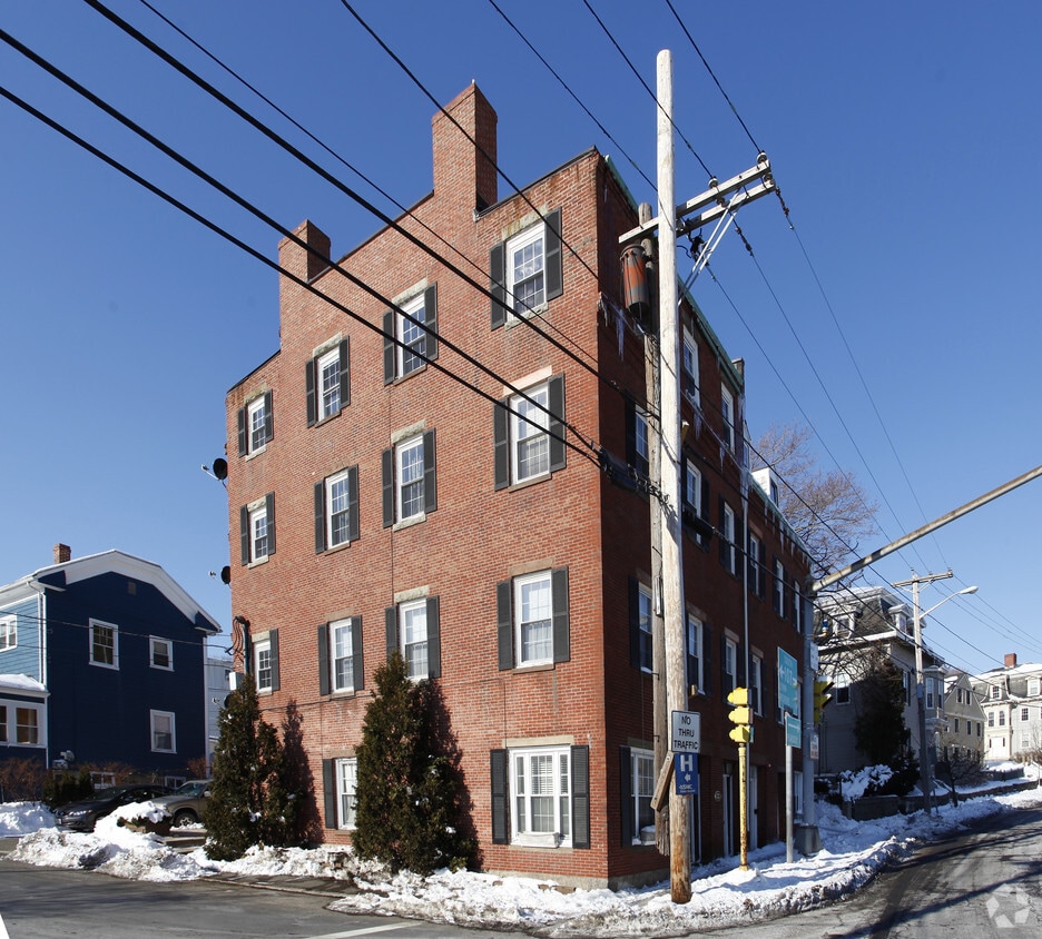 Building Photo - 65 Boston St
