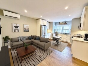 Building Photo - 266 Lexington St