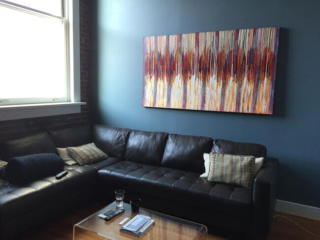 Living room - Monument view - 1401 R St NW