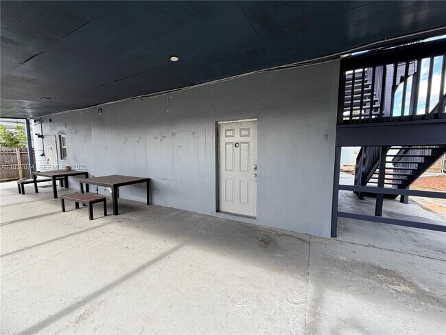 Foto del edificio - 808 NW 19th St