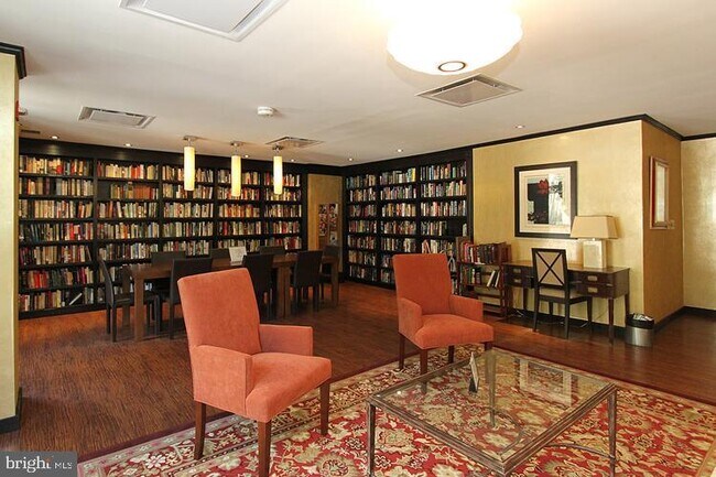 Building Photo - 4620 N Park Ave