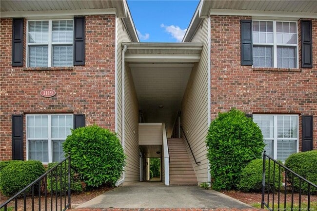 Building Photo - 3BD 2Bath Condo