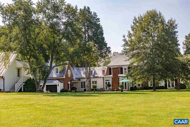 Building Photo - 255 Farmington Dr