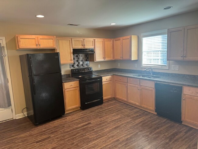 Building Photo - Like new home! Convenient Kannapolis locat...