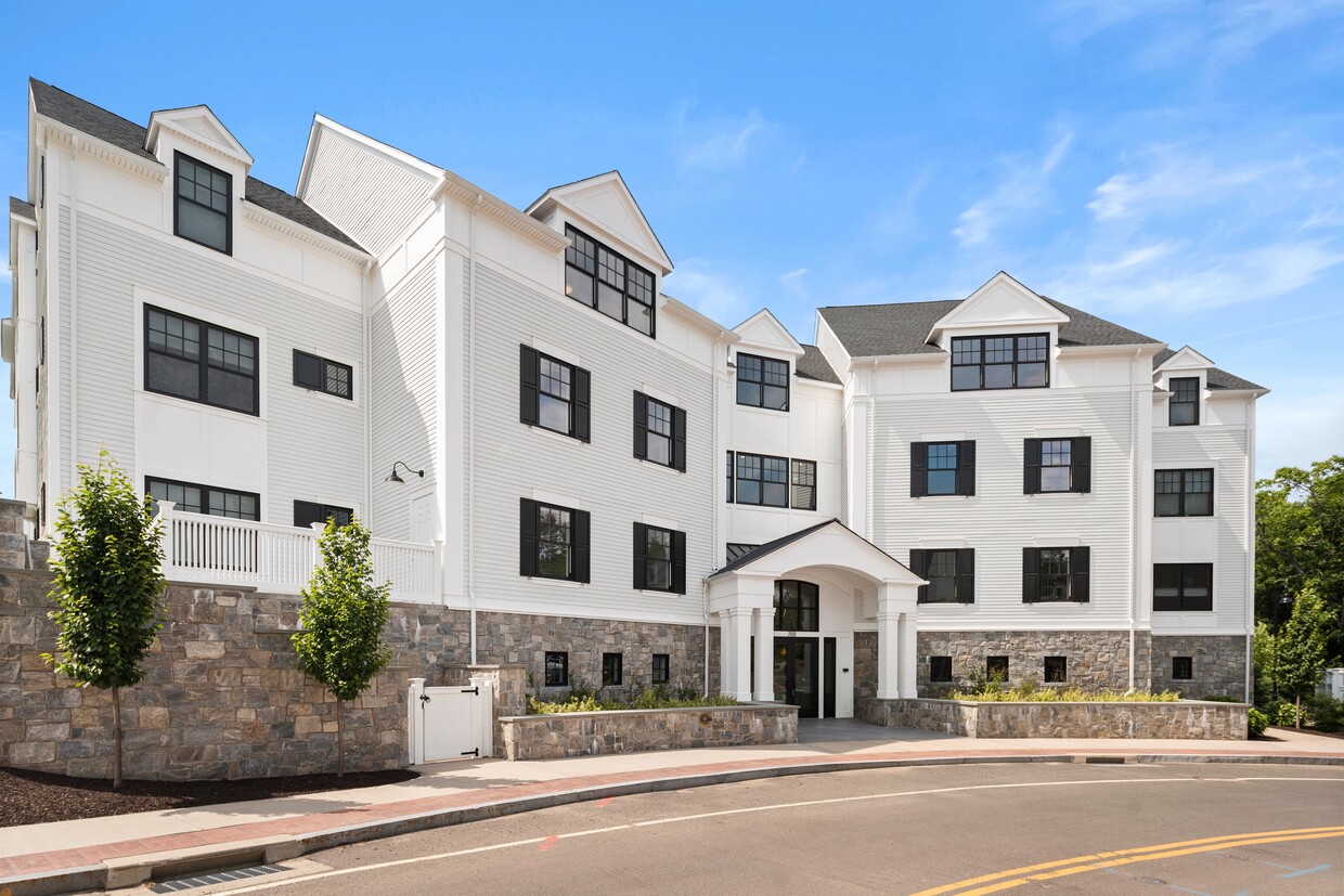 The Pennington - A luxury condo building w/ 12 units - 788 Farmington Ave