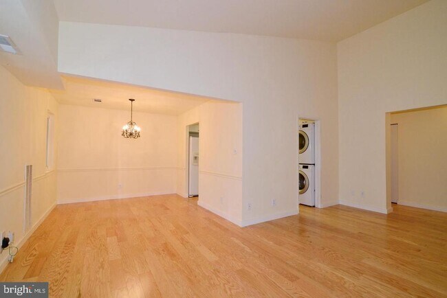 Foto del edificio - 11803 Breton Ct