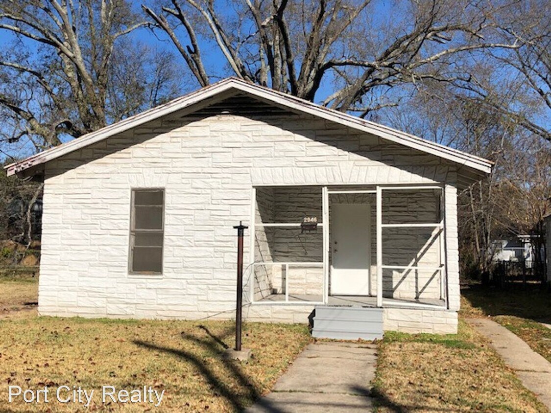 Primary Photo - 3 br, 1 bath House - 2946 Regent St.