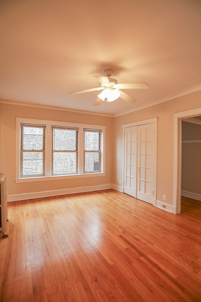 1361 W Greenleaf Ave Unit 3B, Chicago, IL 60626 Condo for Rent in