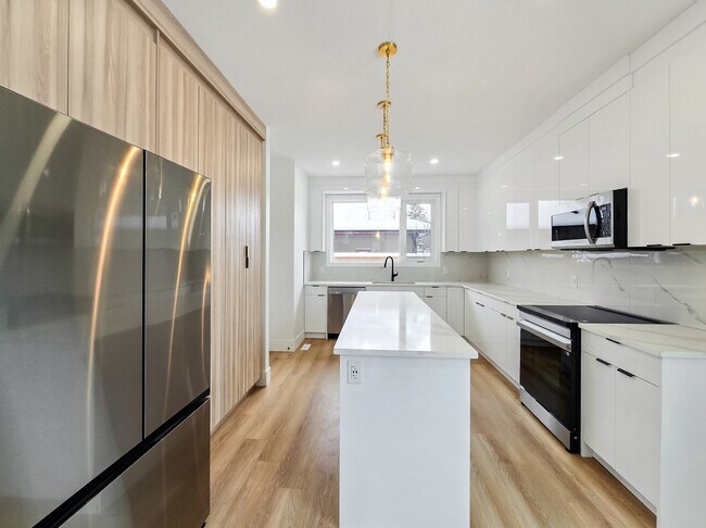 Photo du bâtiment - 1902 Grand Oaks Dr SW