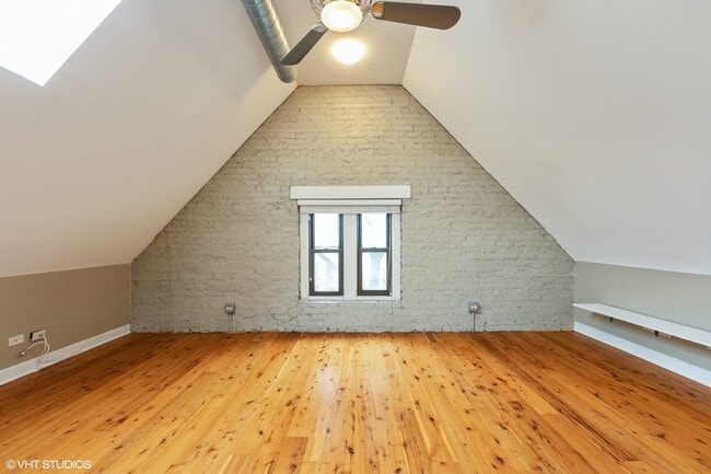 Building Photo - 2308 N Southport Ave