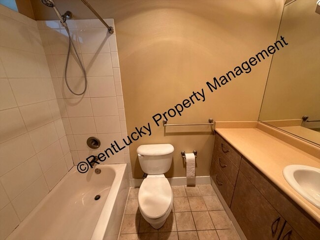 Foto del edificio - Two Bed Two Bath Condo