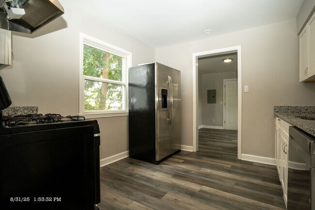 Building Photo - 28253 Schram