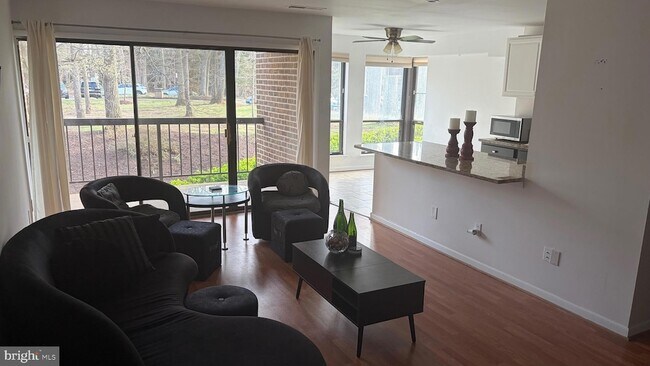 Foto del edificio - 11212 Chestnut Grove Square