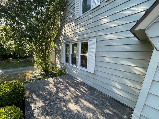 Foto del edificio - Home for Rent by Capital Property Management