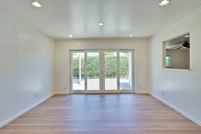 Building Photo - Welcome to this Beautifully Updated 3 Bed ...
