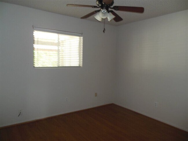 Foto del edificio - 2/1 Duplex in Beaumont