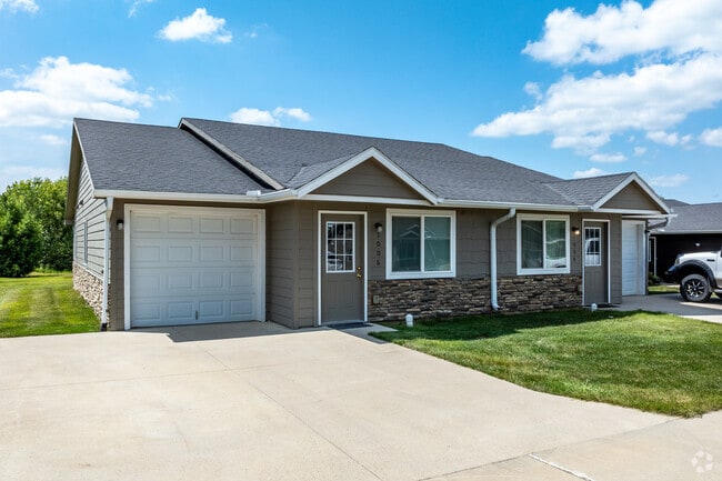 Building Photo - Glenwood Villas