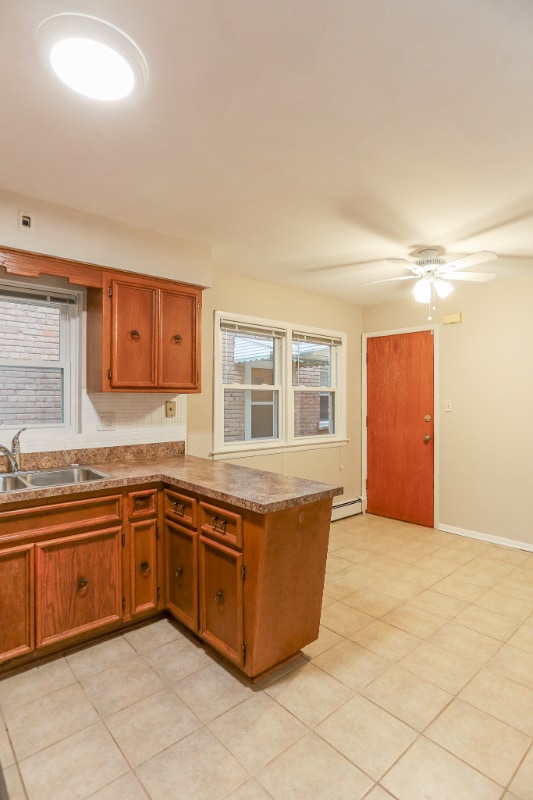 Building Photo - 8614 W Berwyn Ave