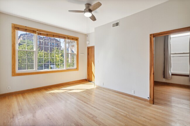 Building Photo - 2527 N Ashland Ave