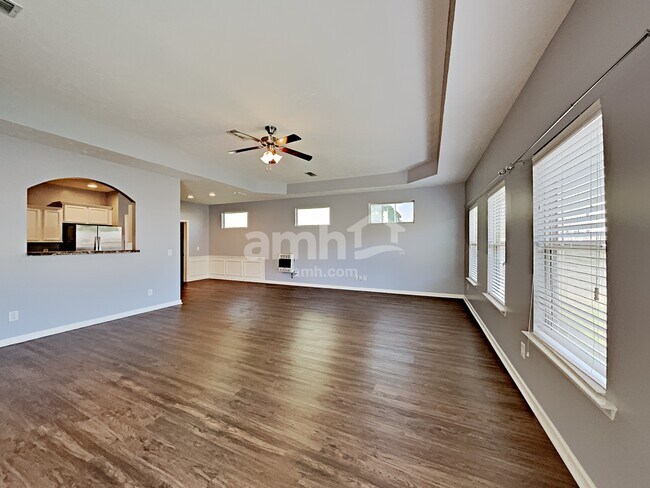 Foto del edificio - 1116 Selous Dr